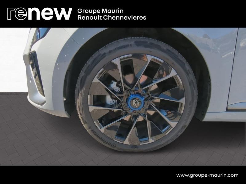 Photo 9 de l’annonce de RENAULT Clio d’occasion à vendre à CHENNEVIÈRES-SUR-MARNE