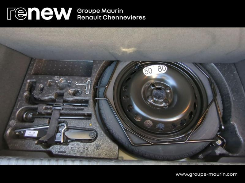 Photo 15 de l’annonce de RENAULT Clio d’occasion à vendre à CHENNEVIÈRES-SUR-MARNE