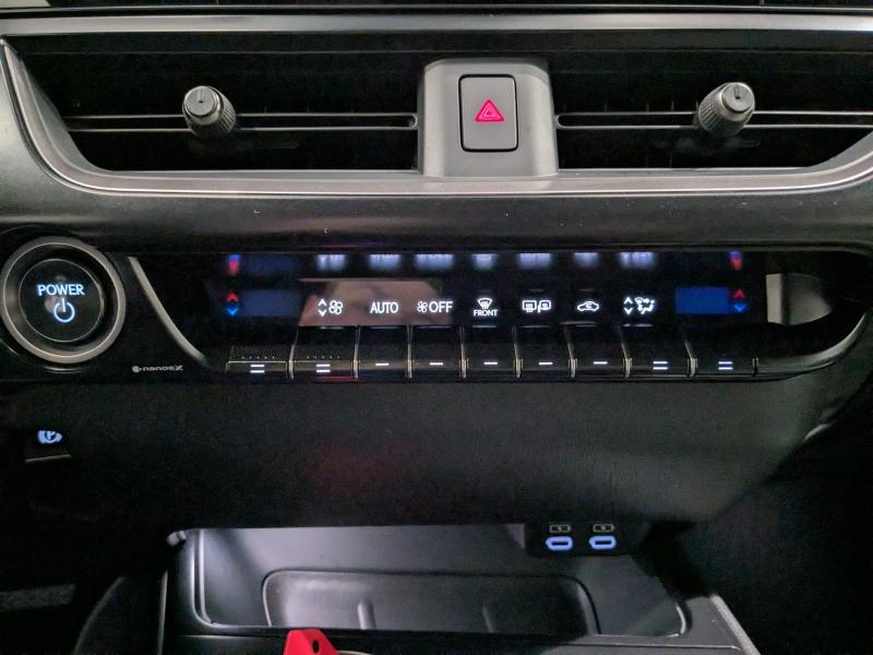 Photo 7 de l’annonce de LEXUS UX d’occasion à vendre à AUBIÈRE