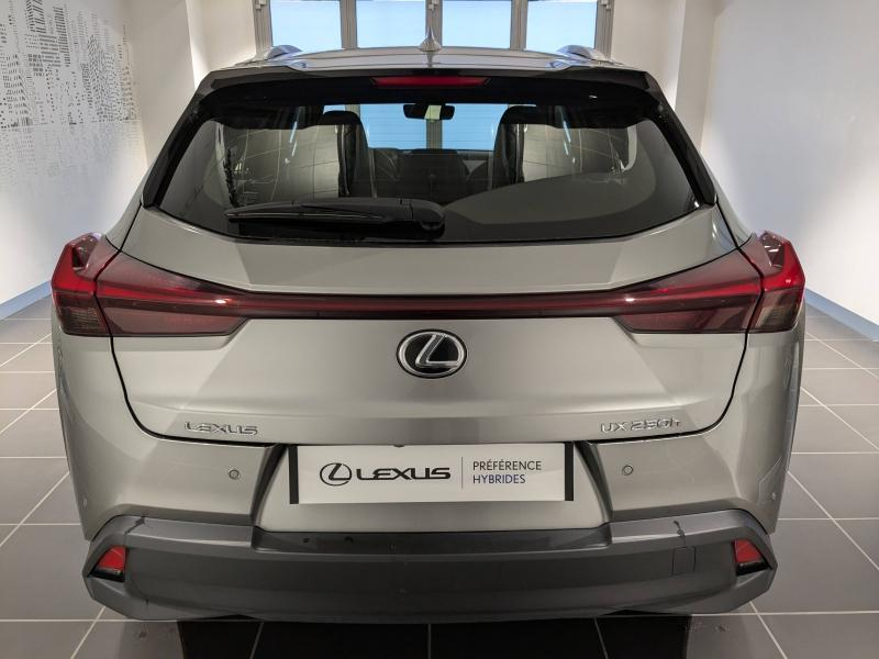 Photo 15 de l’annonce de LEXUS UX d’occasion à vendre à AUBIÈRE