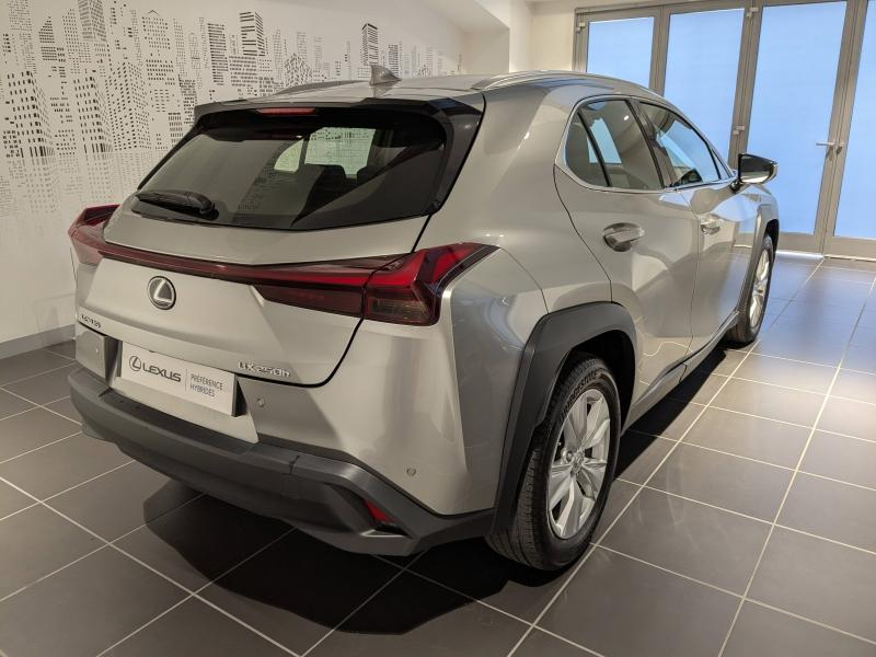 Photo 16 de l’annonce de LEXUS UX d’occasion à vendre à AUBIÈRE