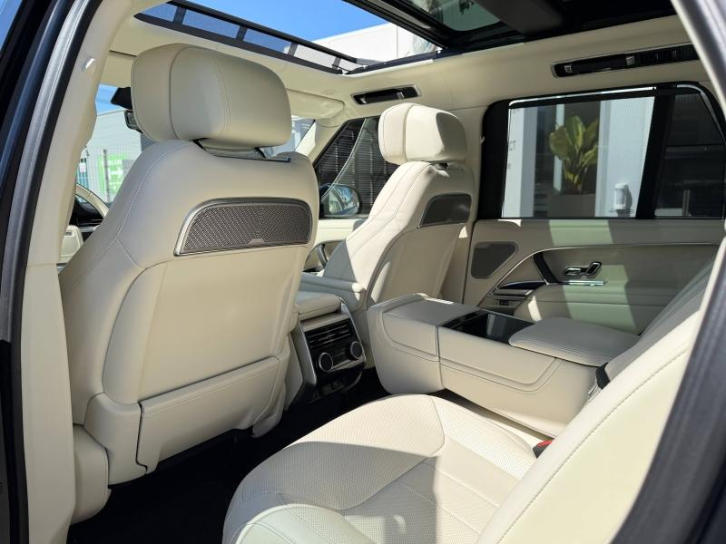 Photo 15 de l’annonce de LAND-ROVER Range Rover d’occasion à vendre à AIX-EN-PROVENCE