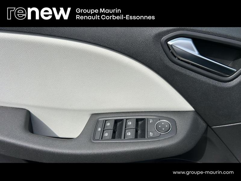 Photo 13 de l’annonce de RENAULT Clio d’occasion à vendre à CORBEIL-ESSONNES