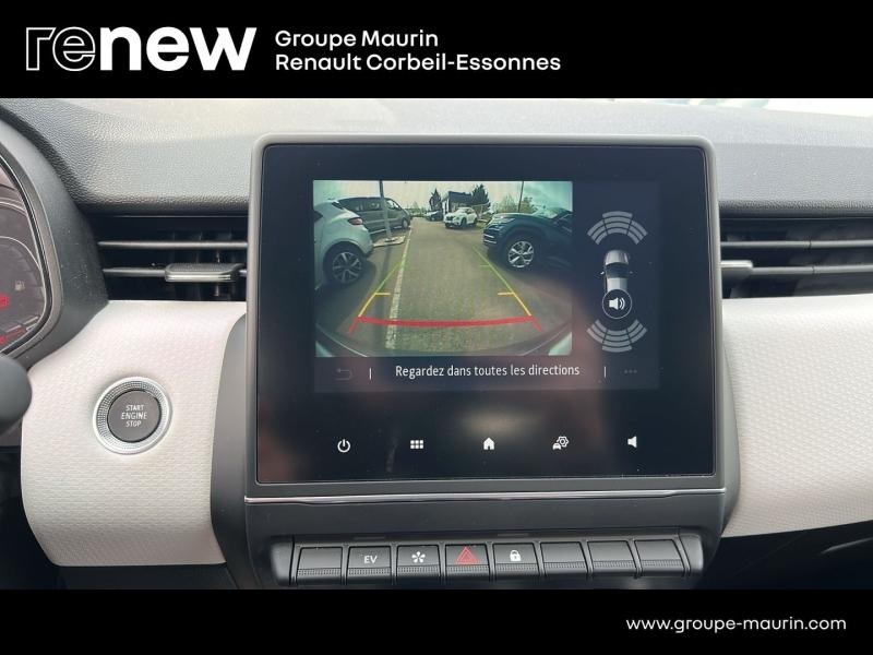 Photo 16 de l’annonce de RENAULT Clio d’occasion à vendre à CORBEIL-ESSONNES