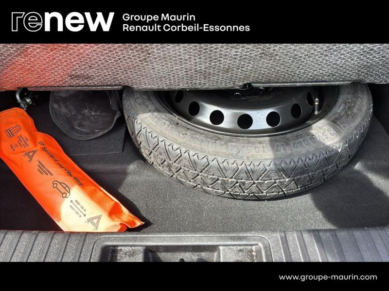 Photo 16 de l’annonce de RENAULT  d’occasion à vendre à CORBEIL-ESSONNES