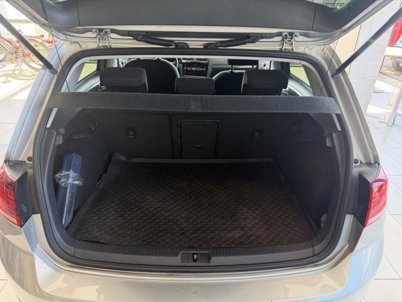 Photo 8 de l’annonce de VOLKSWAGEN Golf d’occasion à vendre à PAYS DE GEX