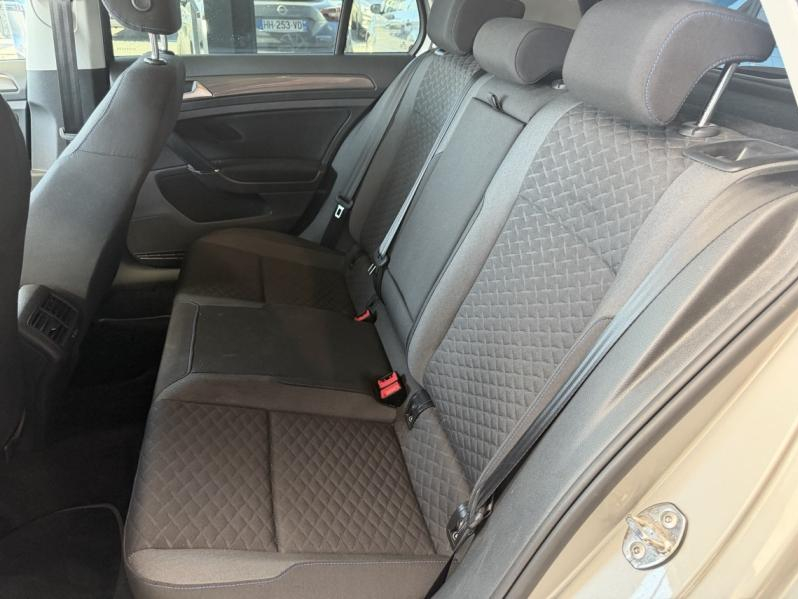 Photo 9 de l’annonce de VOLKSWAGEN Golf d’occasion à vendre à PAYS DE GEX