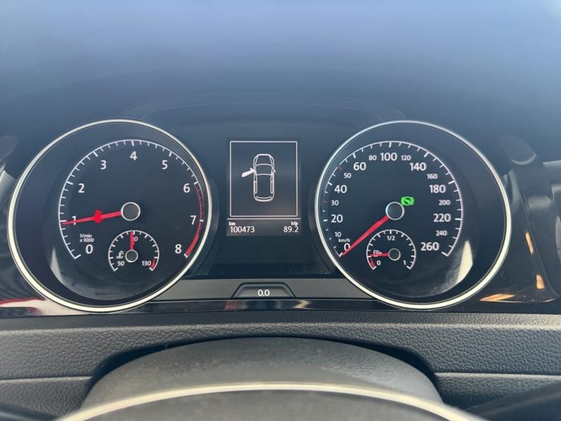 Photo 11 de l’annonce de VOLKSWAGEN Golf d’occasion à vendre à PAYS DE GEX