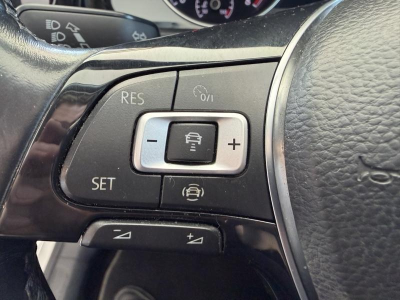 Photo 13 de l’annonce de VOLKSWAGEN Golf d’occasion à vendre à PAYS DE GEX