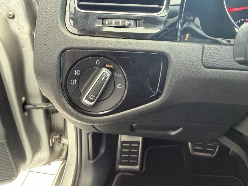 Photo 15 de l’annonce de VOLKSWAGEN Golf d’occasion à vendre à PAYS DE GEX