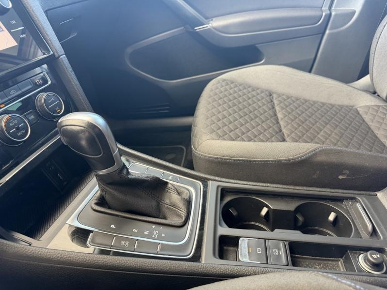 Photo 19 de l’annonce de VOLKSWAGEN Golf d’occasion à vendre à PAYS DE GEX