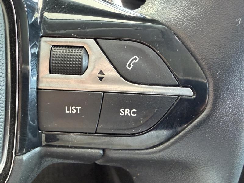 Photo 16 de l’annonce de PEUGEOT 2008 d’occasion à vendre à PAYS DE GEX