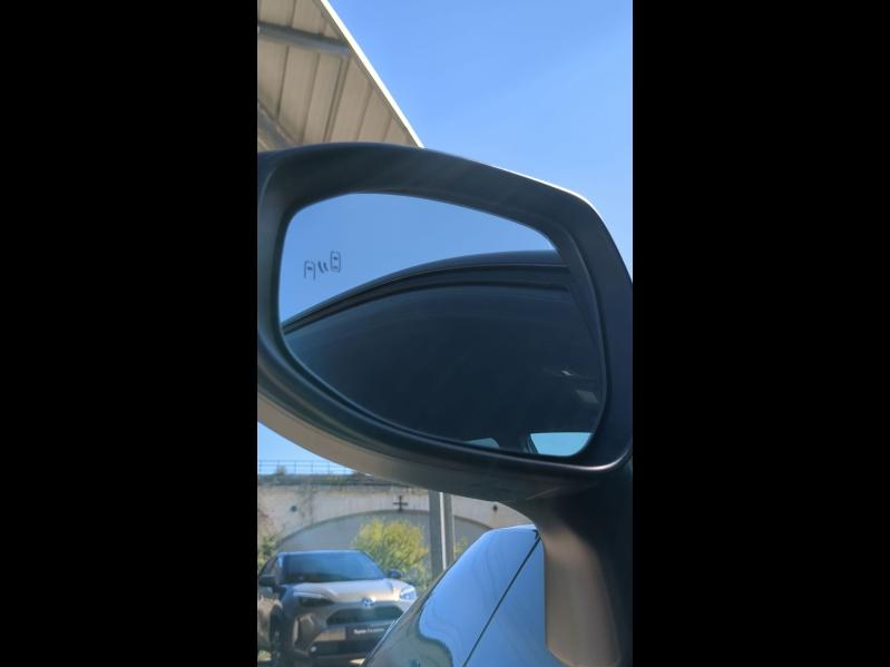 Photo 19 de l’annonce de TOYOTA C-HR d’occasion à vendre à ARLES