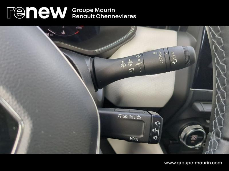 Photo 19 de l’annonce de RENAULT Clio d’occasion à vendre à CHENNEVIÈRES-SUR-MARNE