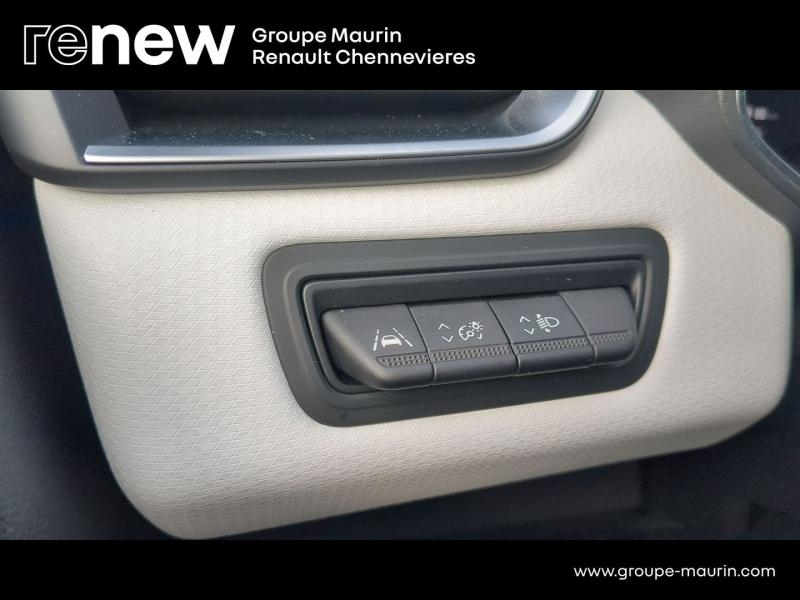 Photo 20 de l’annonce de RENAULT Clio d’occasion à vendre à CHENNEVIÈRES-SUR-MARNE