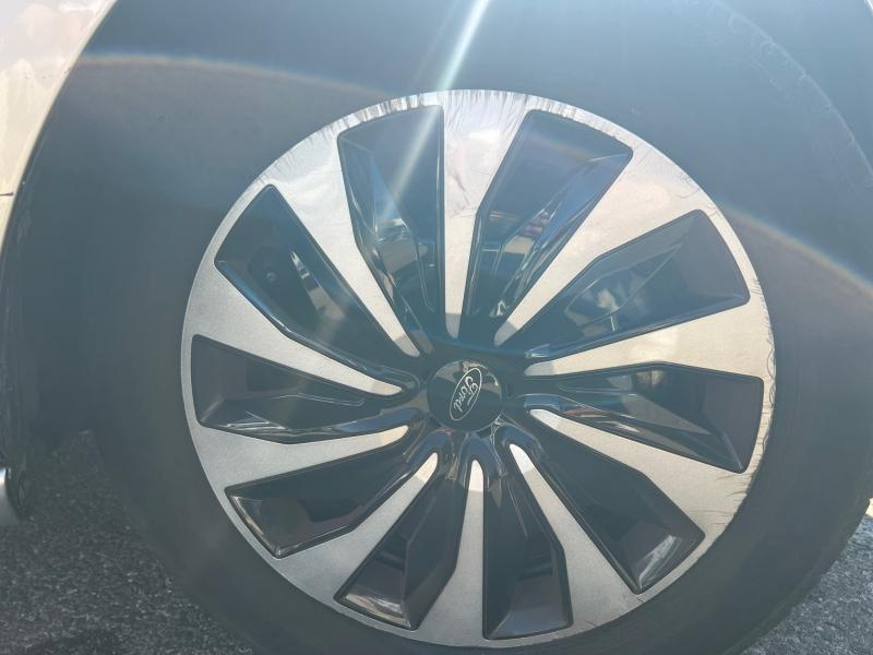 Photo 8 de l’annonce de FORD Fiesta d’occasion à vendre à TOULON