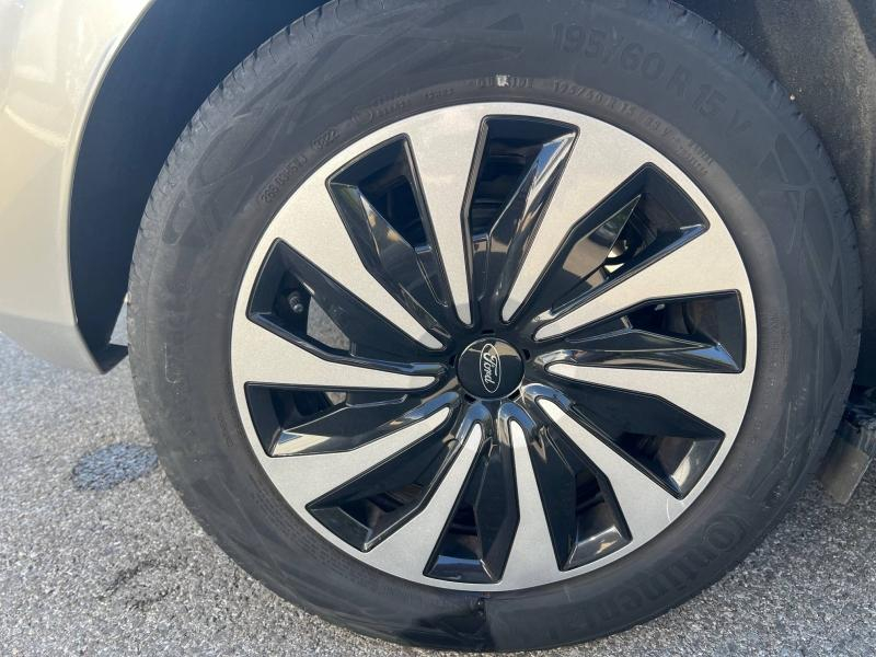 Photo 9 de l’annonce de FORD Fiesta d’occasion à vendre à TOULON