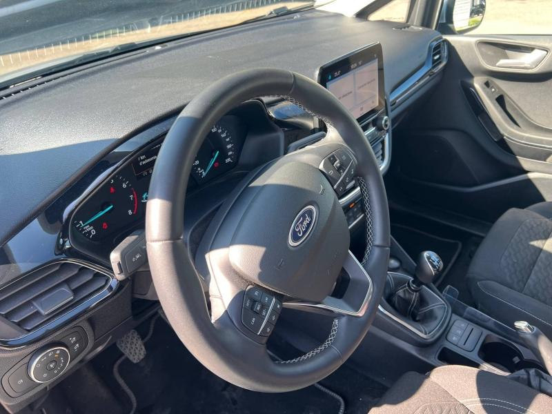 Photo 16 de l’annonce de FORD Fiesta d’occasion à vendre à TOULON