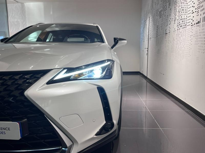 Photo 7 de l’annonce de LEXUS UX d’occasion à vendre à LATTES