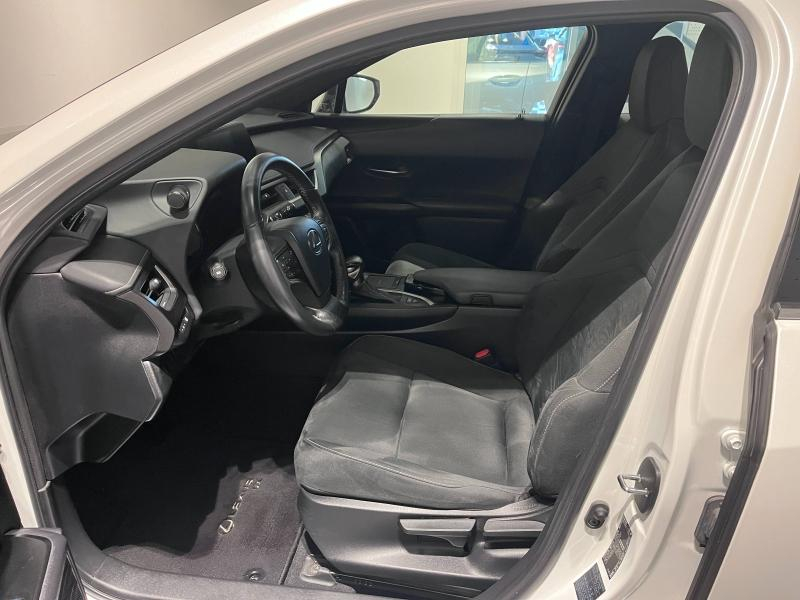 Photo 8 de l’annonce de LEXUS UX d’occasion à vendre à LATTES