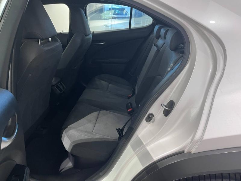 Photo 9 de l’annonce de LEXUS UX d’occasion à vendre à LATTES