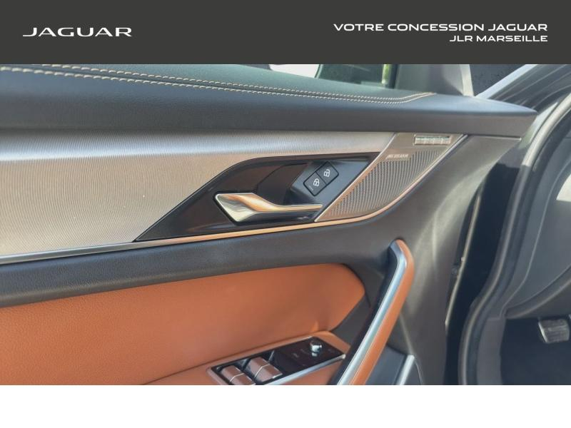 Photo 14 de l’annonce de JAGUAR F-Pace d’occasion à vendre à MARSEILLE