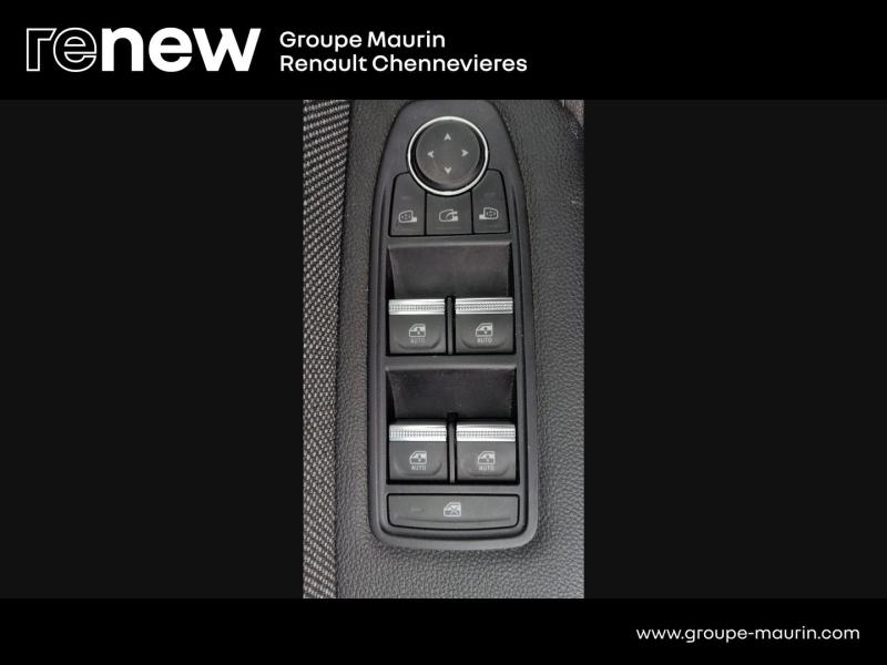 Photo 18 de l’annonce de RENAULT  d’occasion à vendre à CHENNEVIÈRES-SUR-MARNE