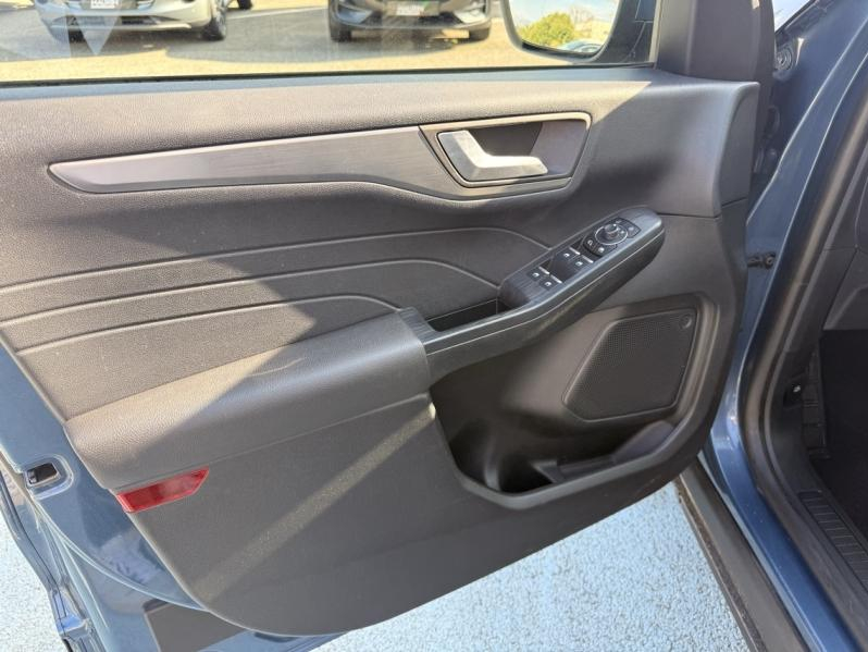 Photo 9 de l’annonce de FORD Kuga d’occasion à vendre à MARSEILLE