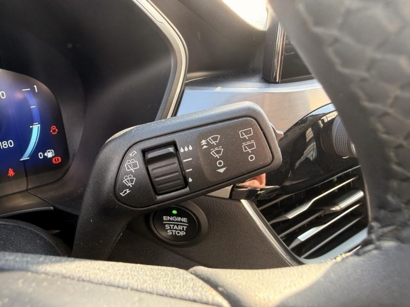 Photo 16 de l’annonce de FORD Kuga d’occasion à vendre à MARSEILLE