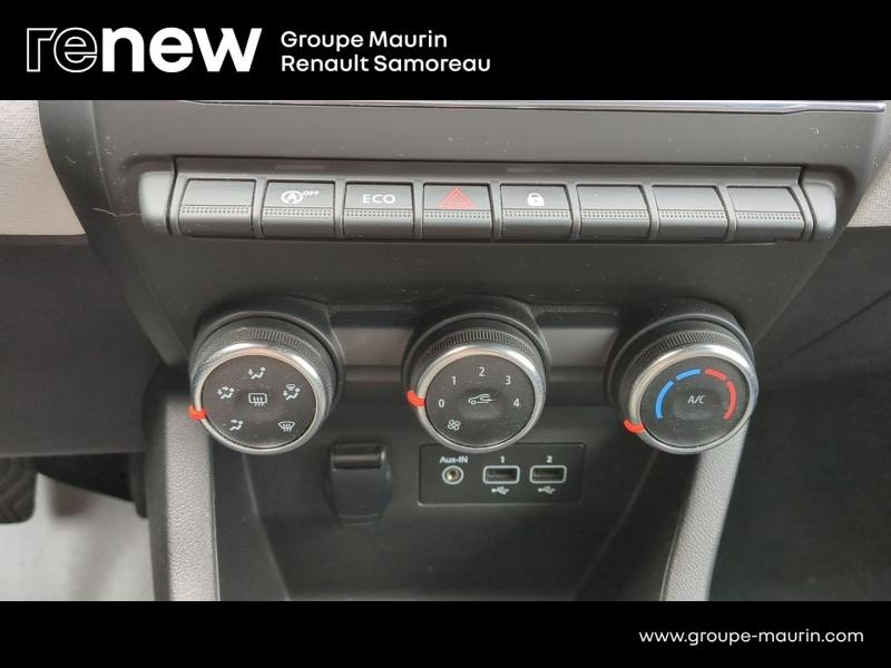 Photo 11 de l’annonce de RENAULT Clio d’occasion à vendre à SAMOREAU