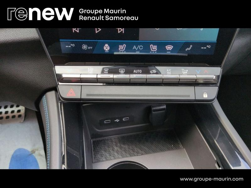 Photo 10 de l’annonce de RENAULT  d’occasion à vendre à SAMOREAU