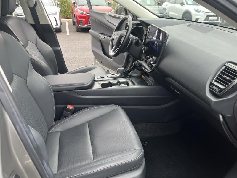 Photo 13 de l’annonce de LEXUS NX d’occasion à vendre à LATTES