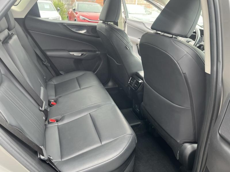 Photo 14 de l’annonce de LEXUS NX d’occasion à vendre à LATTES