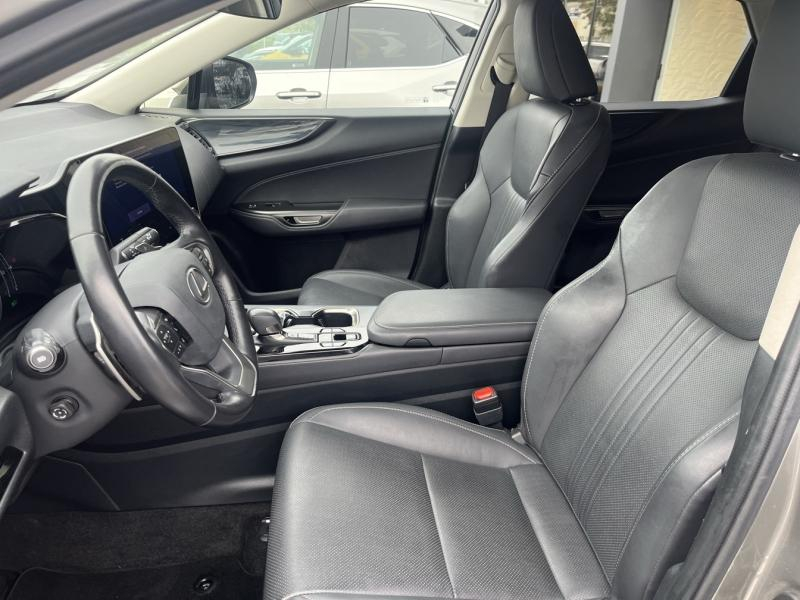 Photo 16 de l’annonce de LEXUS NX d’occasion à vendre à LATTES