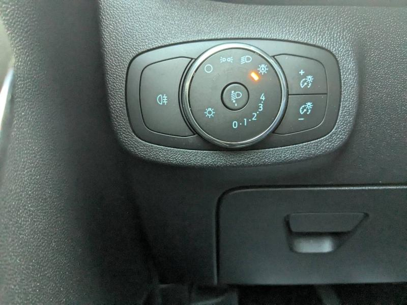 Photo 12 de l’annonce de FORD Fiesta d’occasion à vendre à MARSEILLE