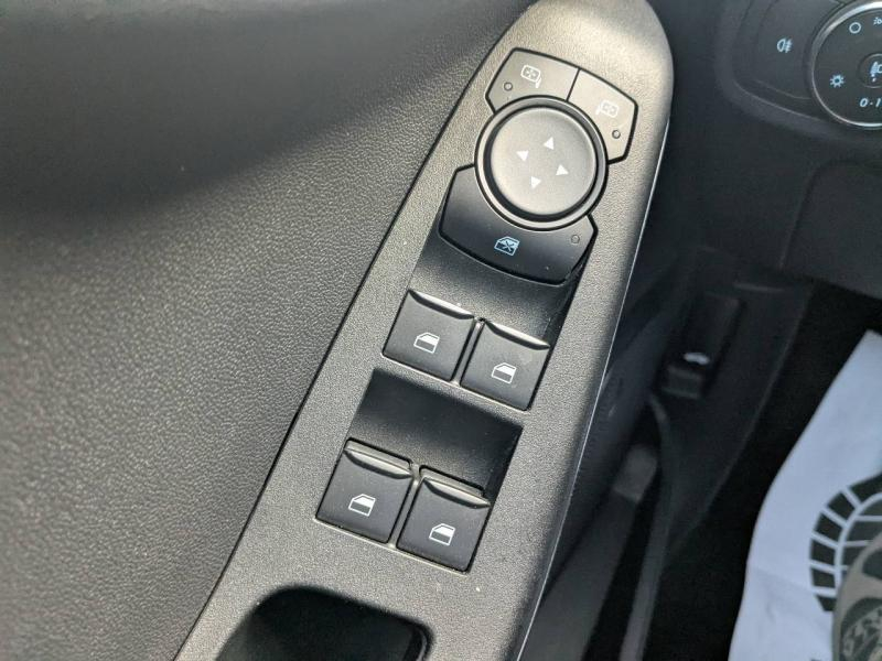 Photo 16 de l’annonce de FORD Fiesta d’occasion à vendre à MARSEILLE