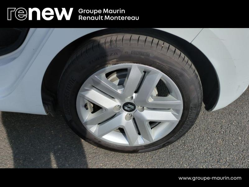 Photo 18 de l’annonce de RENAULT Clio d’occasion à vendre à VARENNES SUR SEINE