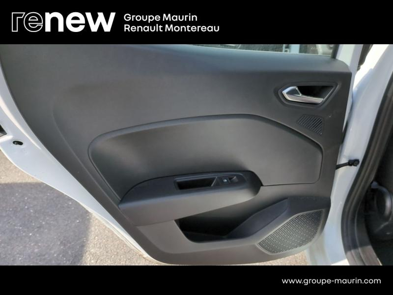 Photo 19 de l’annonce de RENAULT Clio d’occasion à vendre à VARENNES SUR SEINE