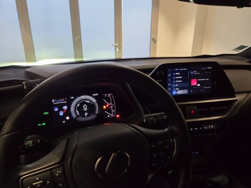 Photo 4 de l’annonce de LEXUS UX d’occasion à vendre à AUBIÈRE
