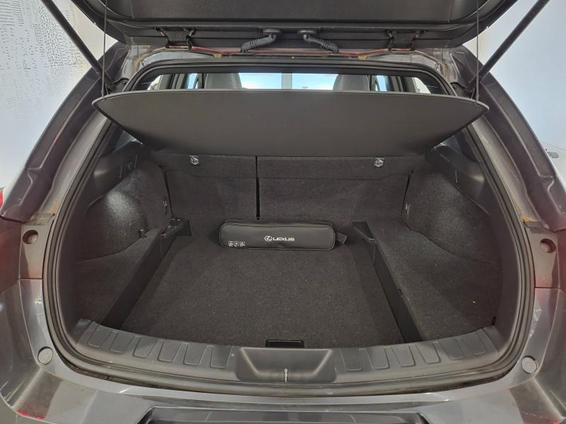 Photo 14 de l’annonce de LEXUS UX d’occasion à vendre à AUBIÈRE