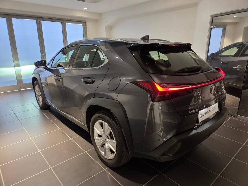 Photo 15 de l’annonce de LEXUS UX d’occasion à vendre à AUBIÈRE
