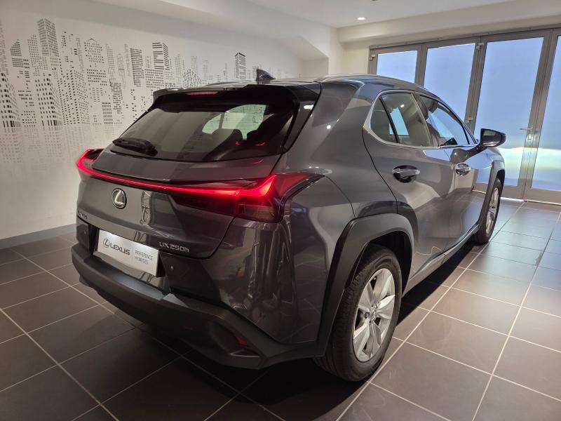 Photo 17 de l’annonce de LEXUS UX d’occasion à vendre à AUBIÈRE