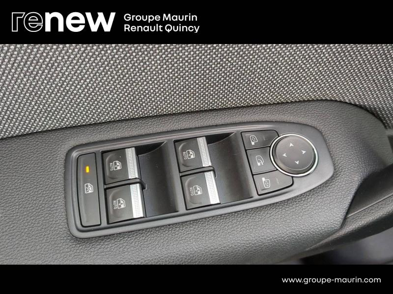 Photo 14 de l’annonce de RENAULT  d’occasion à vendre à QUINCY-SOUS-SÉNART