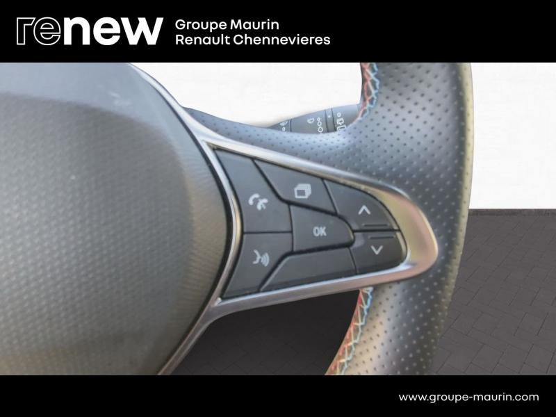 Photo 16 de l’annonce de RENAULT Clio d’occasion à vendre à CHENNEVIÈRES-SUR-MARNE