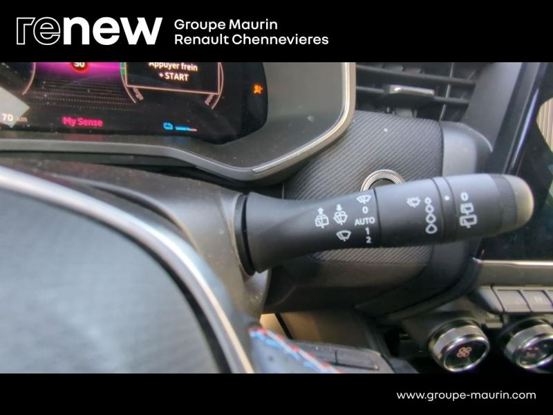 Photo 17 de l’annonce de RENAULT Clio d’occasion à vendre à CHENNEVIÈRES-SUR-MARNE