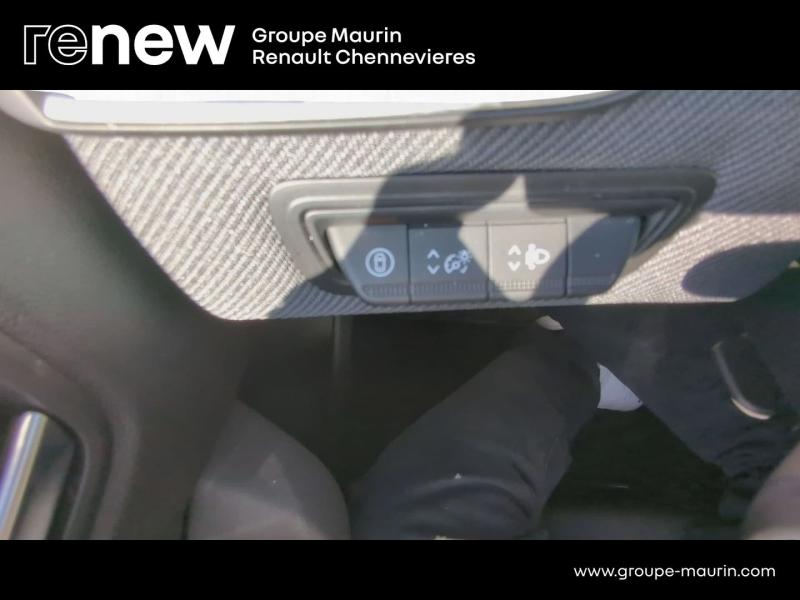 Photo 20 de l’annonce de RENAULT Clio d’occasion à vendre à CHENNEVIÈRES-SUR-MARNE