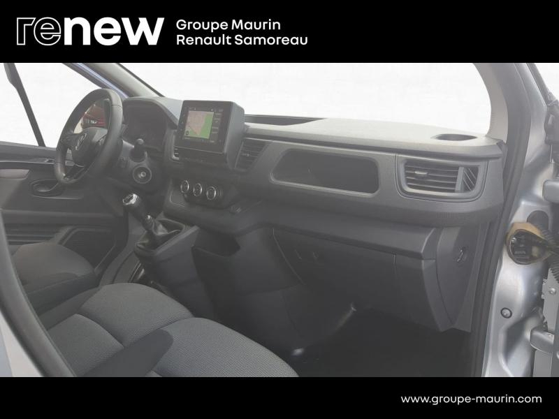 Photo 14 de l’annonce de RENAULT Trafic Combi d’occasion à vendre à SAMOREAU