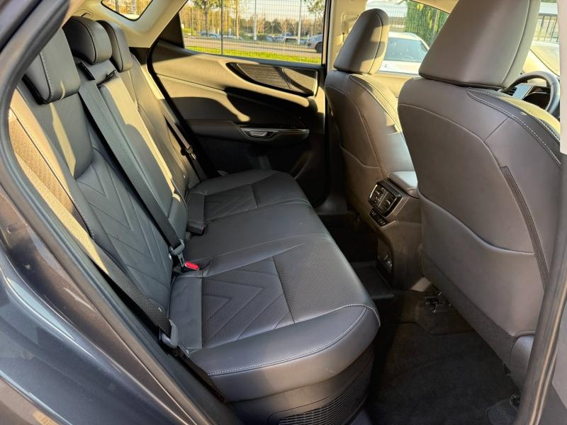 Photo 17 de l’annonce de LEXUS NX d’occasion à vendre à AUBIÈRE