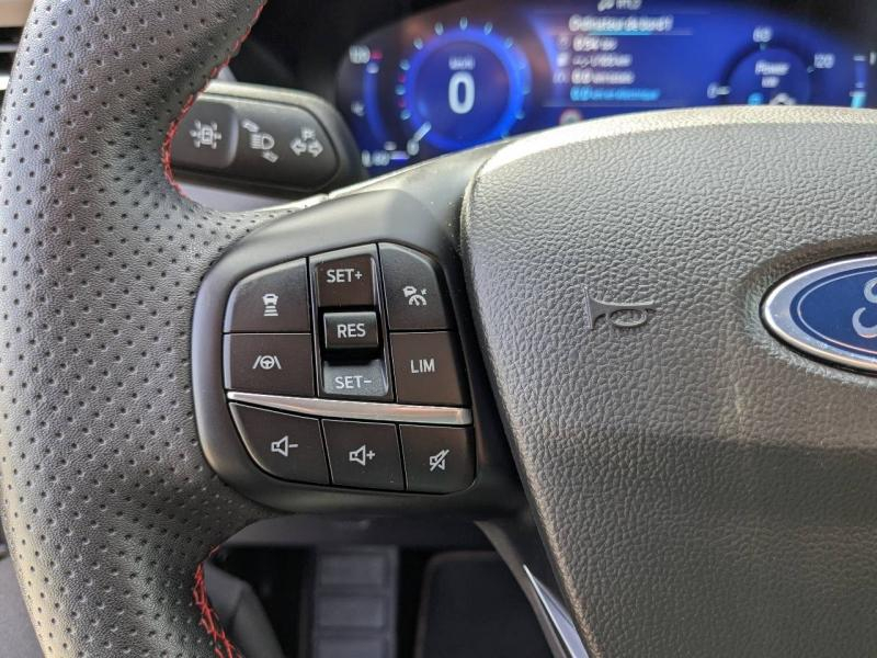 Photo 9 de l’annonce de FORD Kuga d’occasion à vendre à VITROLLES