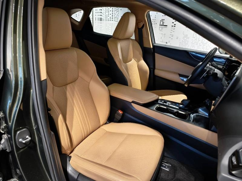 Photo 13 de l’annonce de LEXUS NX d’occasion à vendre à MONTFAVET